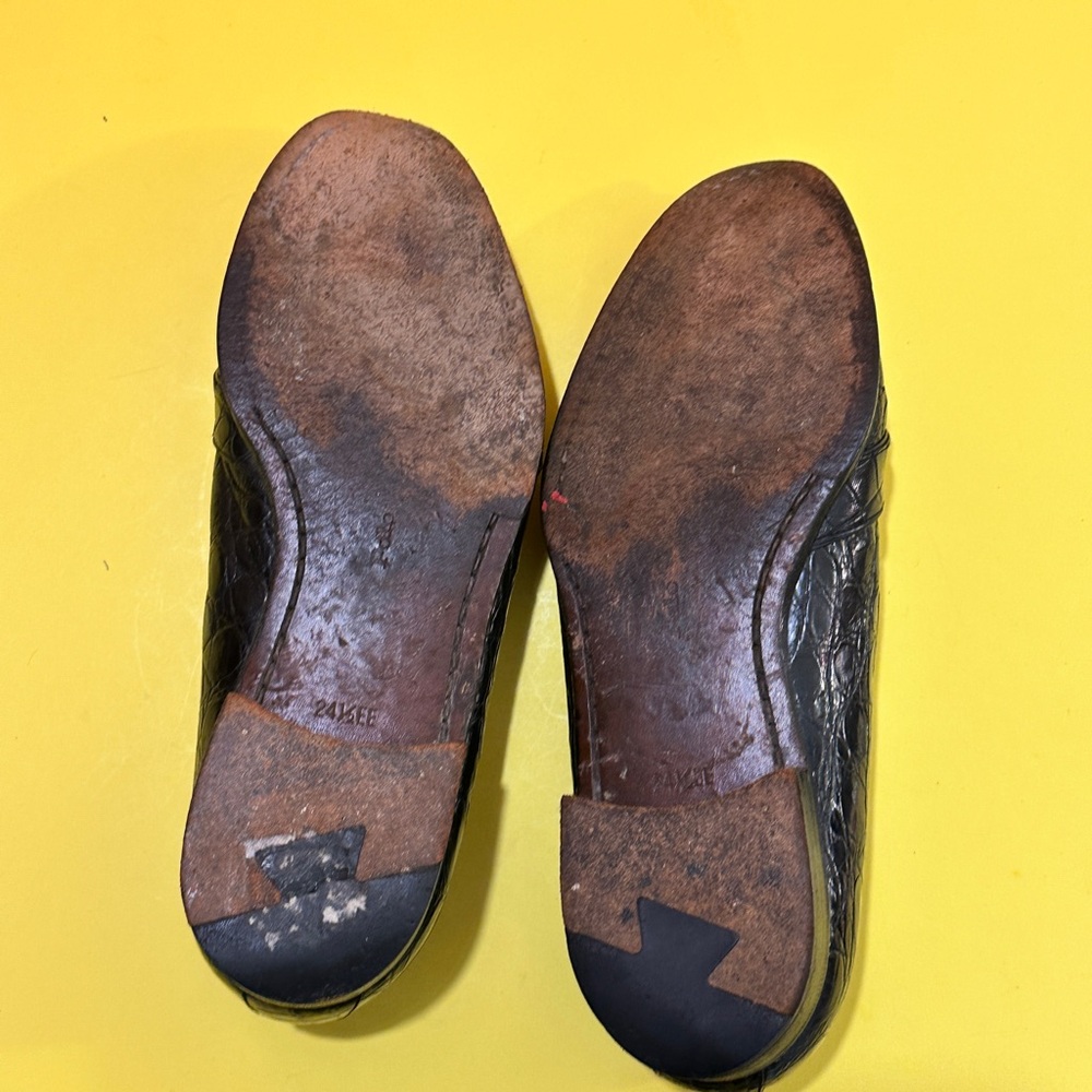 Polo by Ralph Lauren Women Black Crocodile-Embossed Loafers - Picture 7 of 15